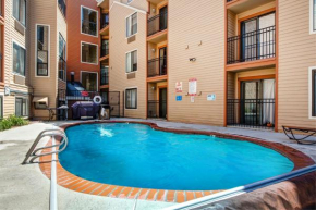 Carriage Condo